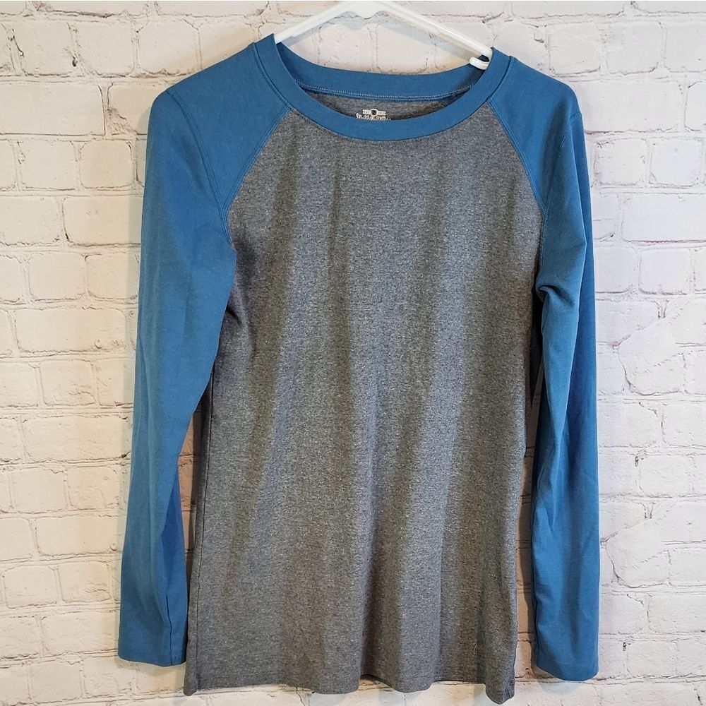 Men's Noble Outfitters "tug free" longsleeve shirt, size Medium